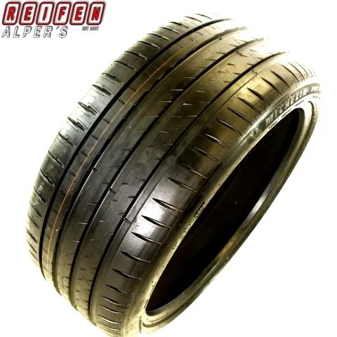 Background image for 1x  275/35 R22 104Y MO1 SILENT MICHELIN PILOT SPORT EV  SOMMERREIFEN