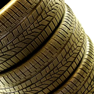 255 45 R19 104V XL M&S Hankook Winter I'cept Evo2  Winterreifen aus2022 6,5mm RUN FLAT - Bild 3