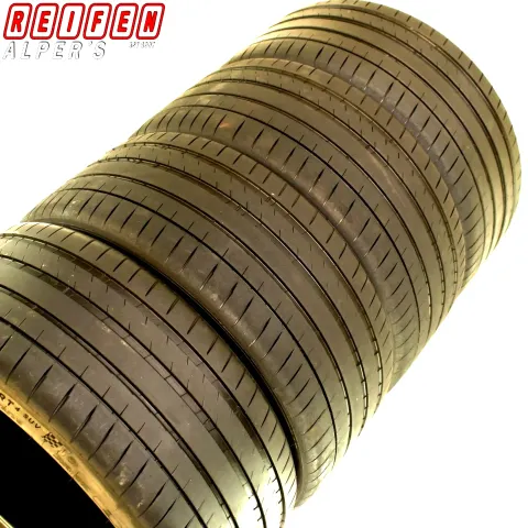 Background image for 4x  295/35 R21 107Y MICHELIN PILOT SPORT 4 SUV SOMMERREIFEN 2023