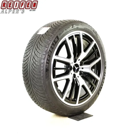 Background image for NEU  Original Mercedes CLS C257 X257 19 Zoll Winterräder + RDKS A2574013400/3500 7x23 Schwarz BICOLOR